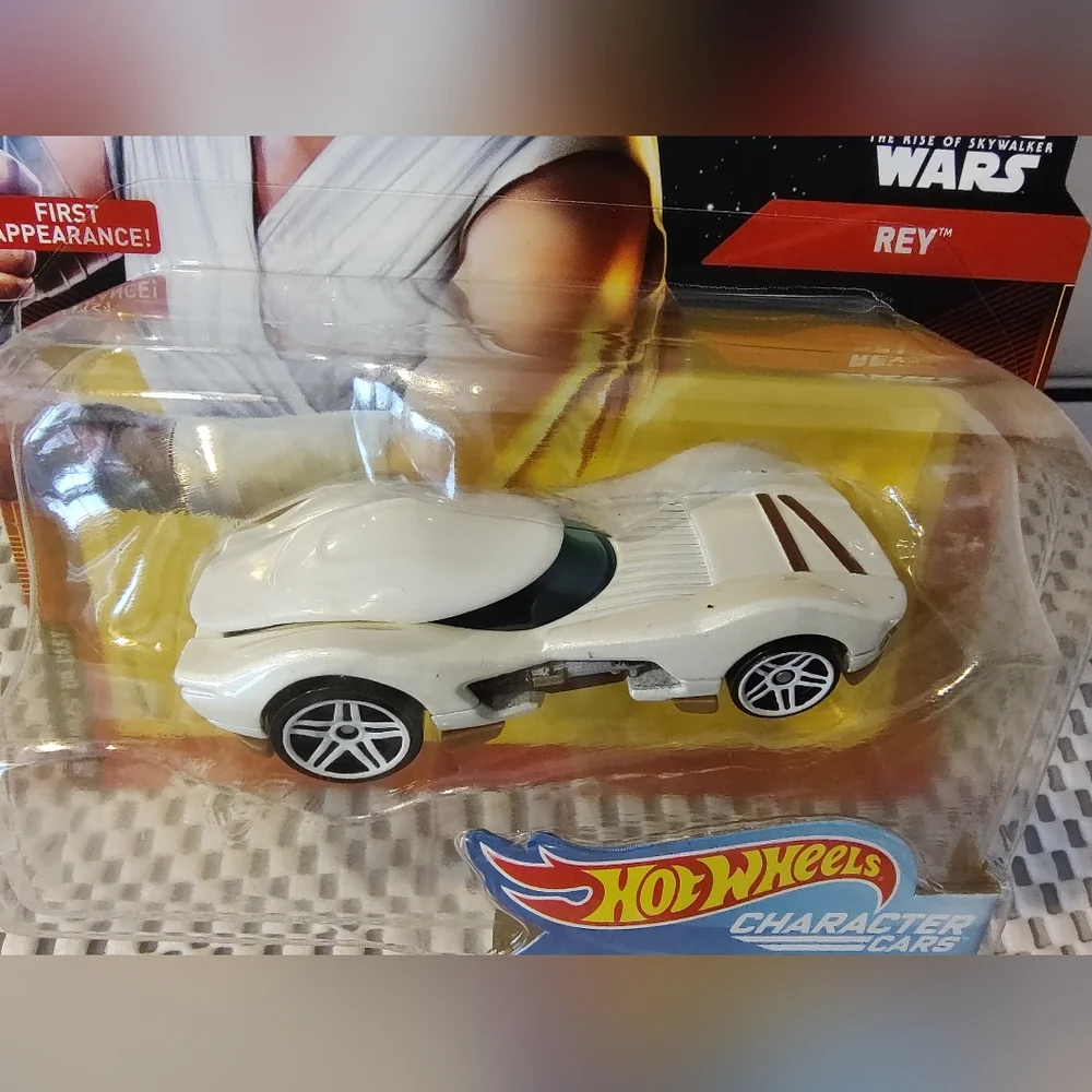 Hot Wheels Character Cars Rey Star Wars Die-Cast NWT The Rise of the Skywalker